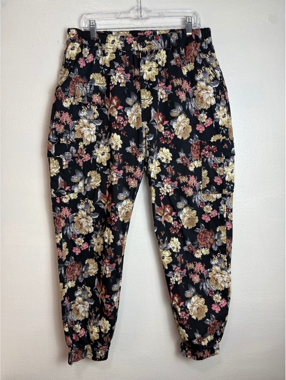 Floral Print Cargo Jogger Stretchy material Pants with Elastic Cuffs 1X